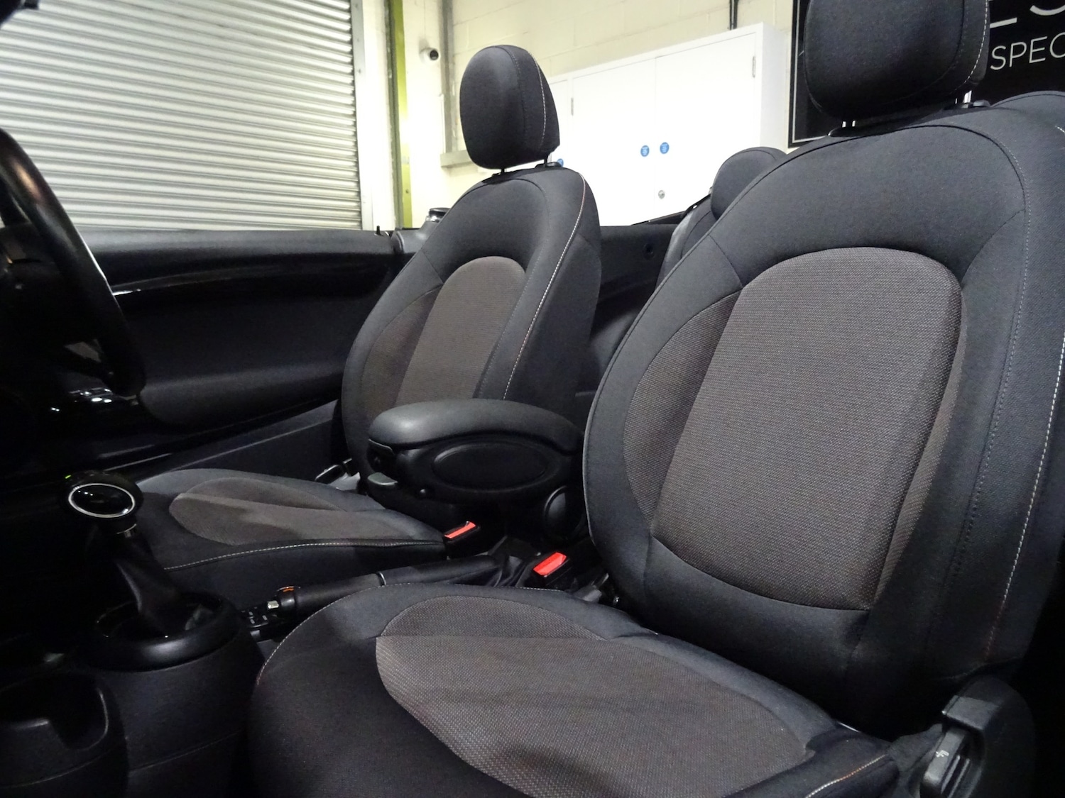 Used MINI Convertible 2017 for sale - 76971592: Photo 2