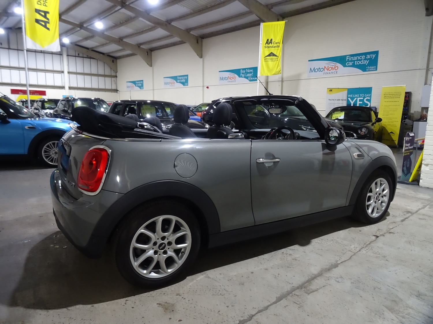 Used MINI Convertible 2017 for sale - 76971592: Photo 7