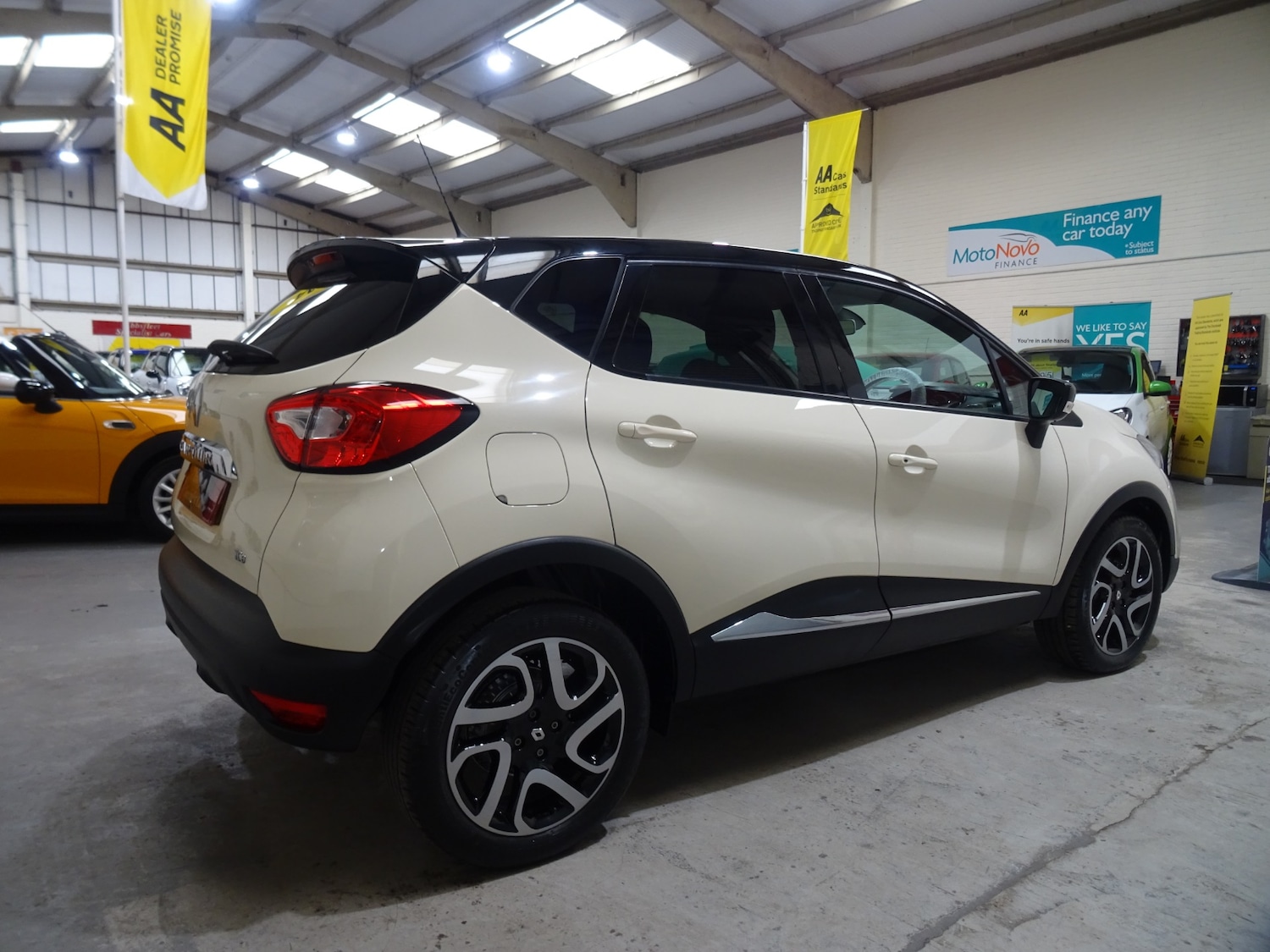 Used Renault Captur 2016 for sale - 76288681: Photo 10
