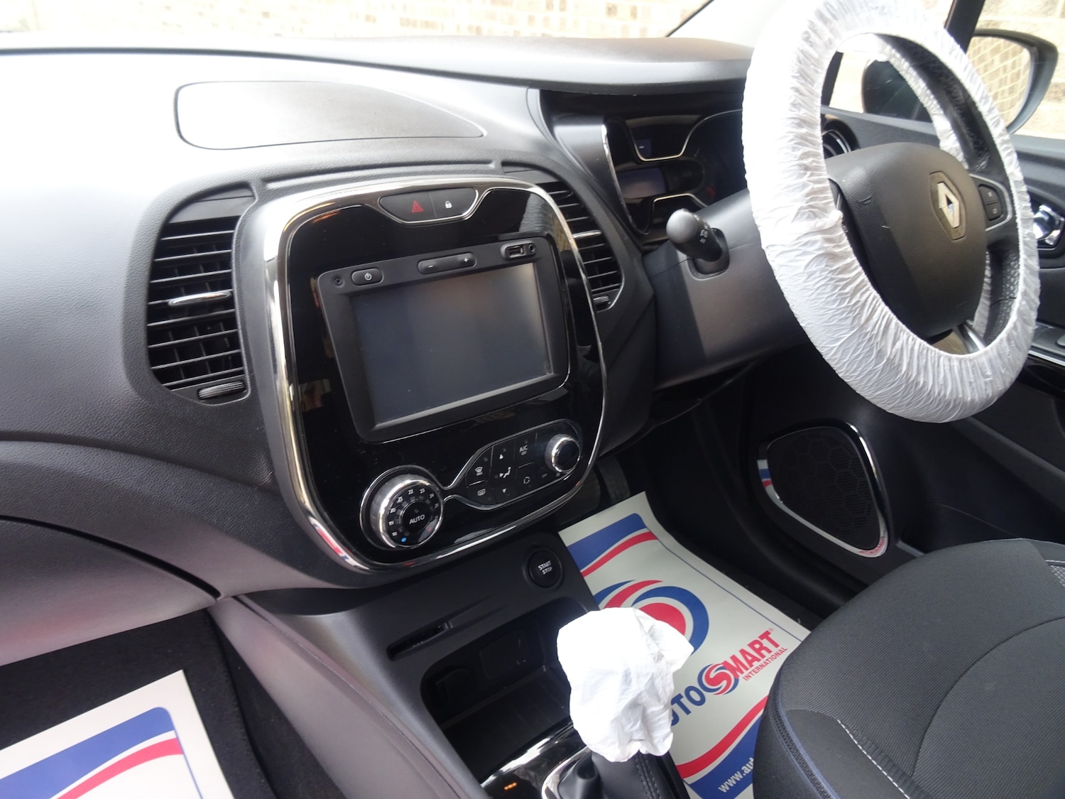 Used Renault Captur 2016 for sale - 76288681: Photo 25