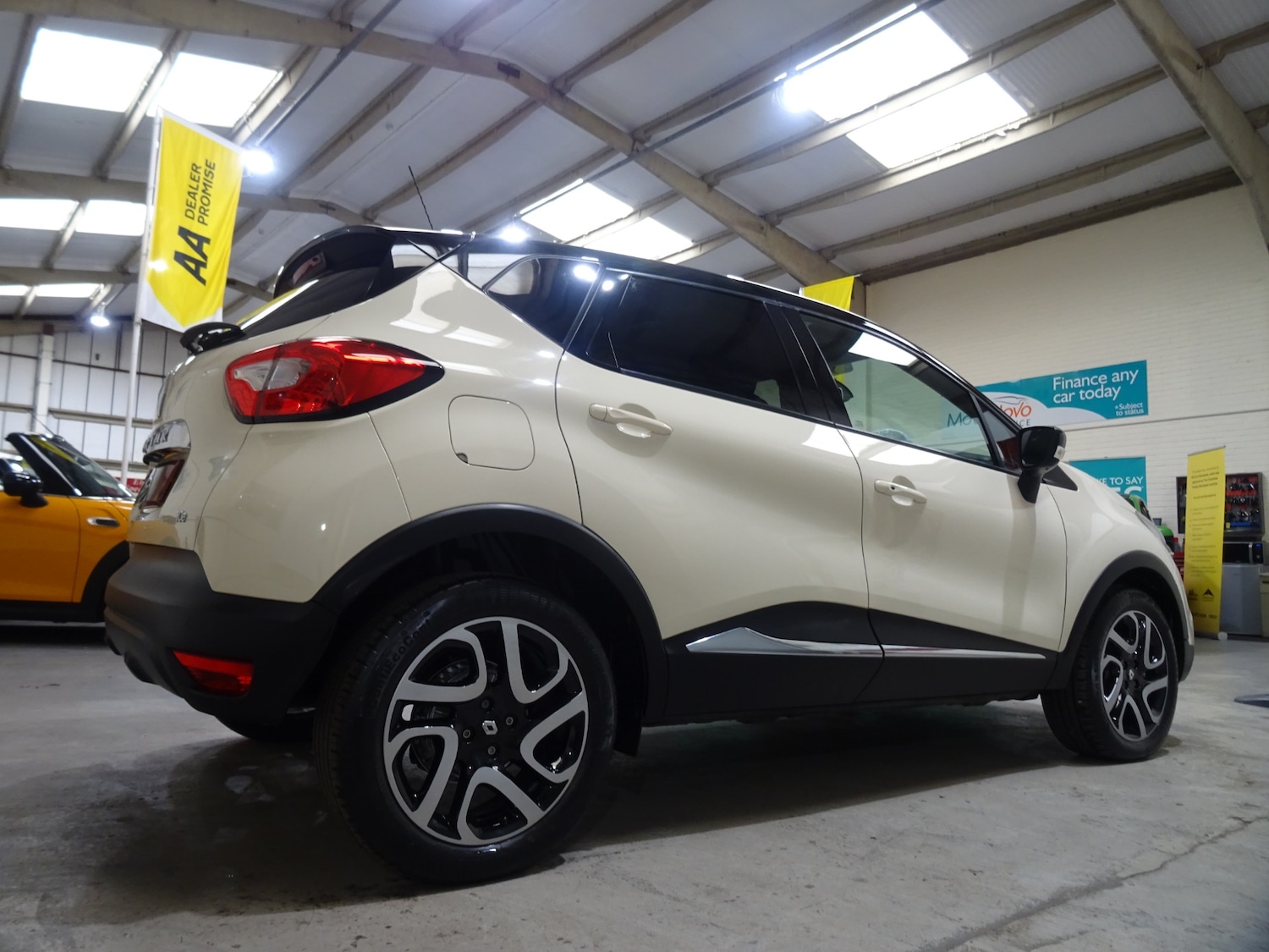 Used Renault Captur 2016 for sale - 76288681: Photo 33