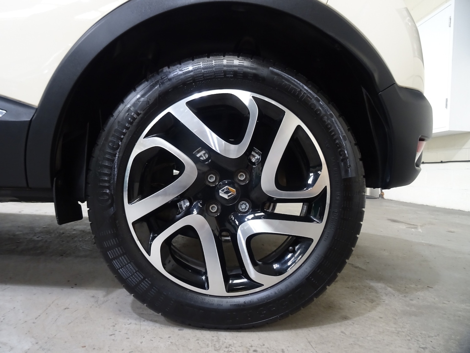 Used Renault Captur 2016 for sale - 76288681: Photo 38