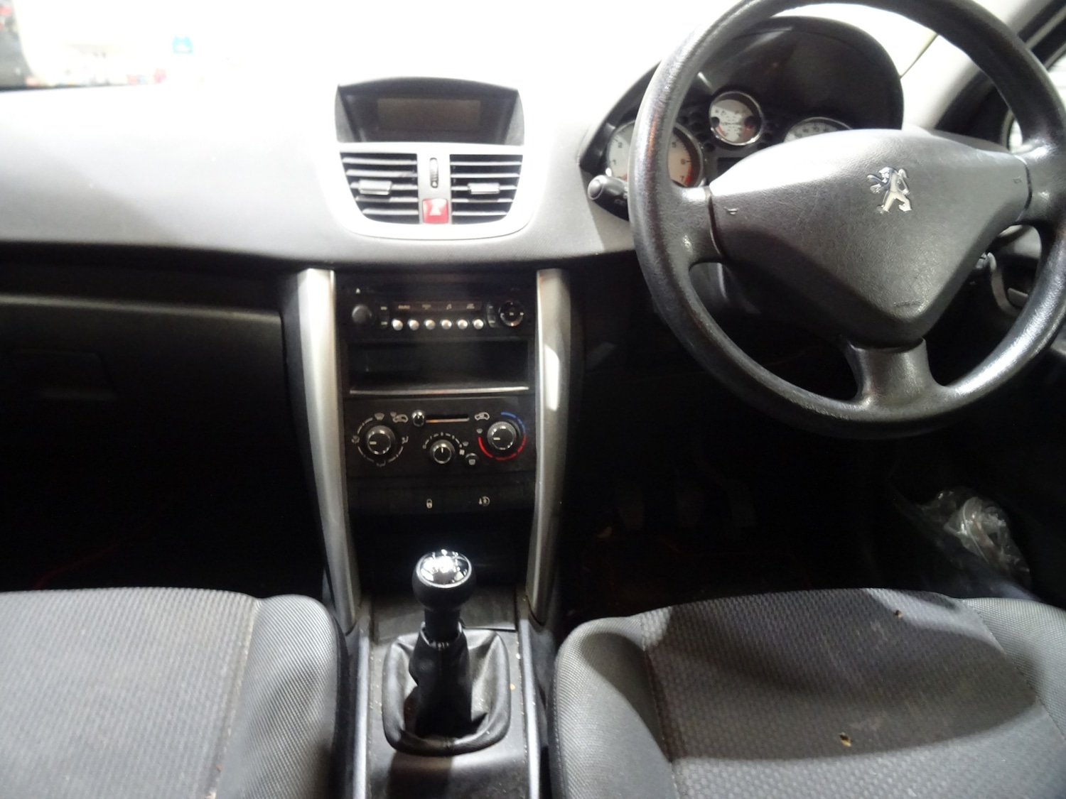 Used Peugeot 207 2012 for sale - 76611720: Photo 2
