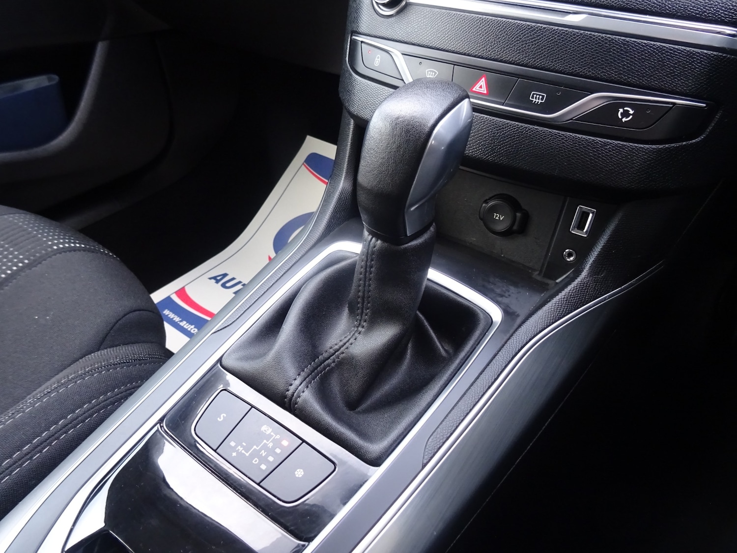 Used Peugeot 308 2015 for sale - 77249054: Photo 24