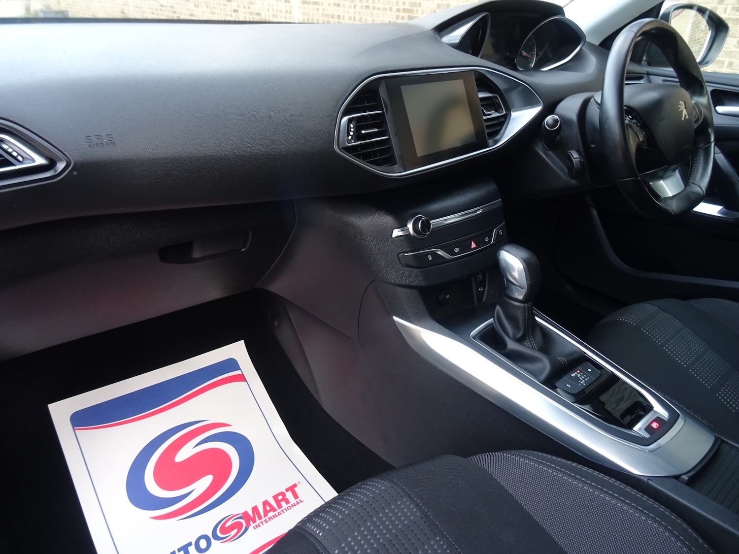 Used Peugeot 308 2015 for sale - 77249054: Photo 27