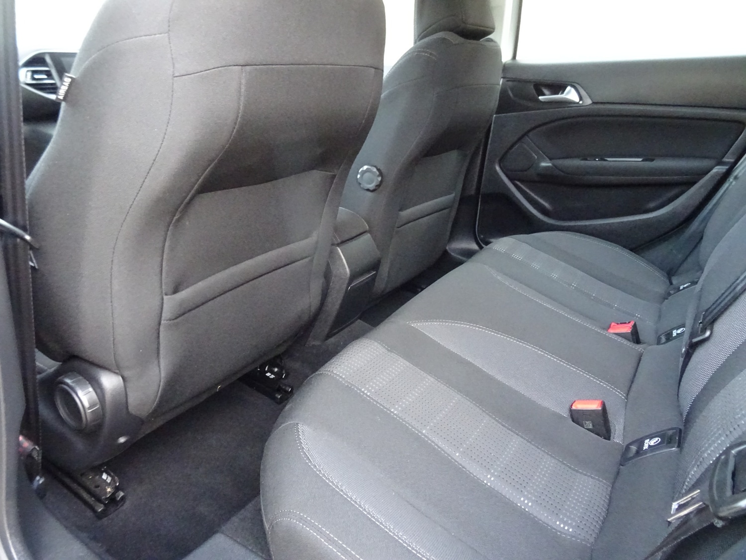 Used Peugeot 308 2015 for sale - 77249054: Photo 29