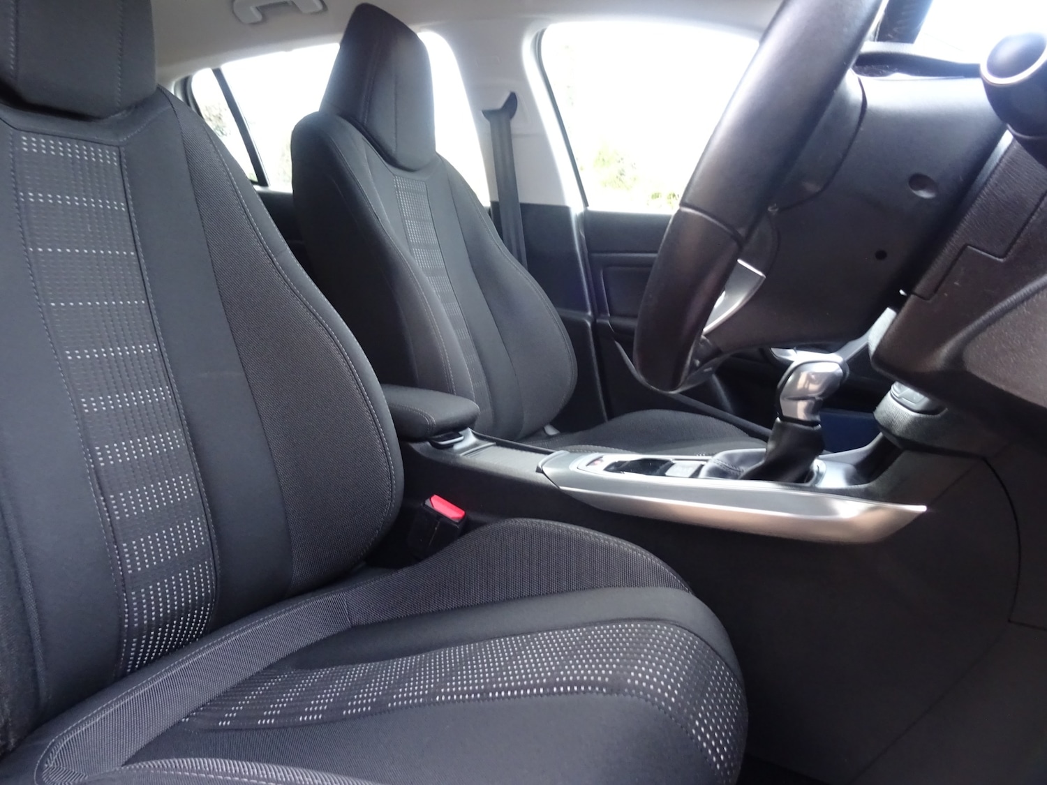 Used Peugeot 308 2015 for sale - 77249054: Photo 32