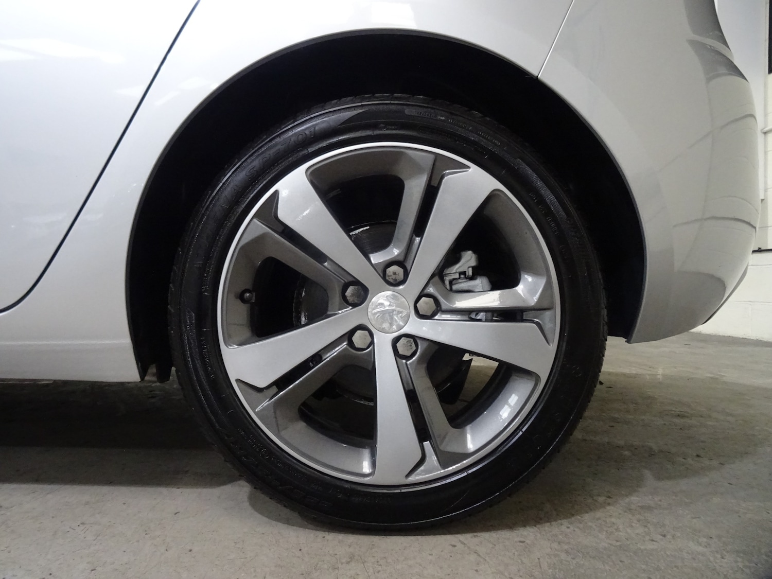 Used Peugeot 308 2015 for sale - 77249054: Photo 40