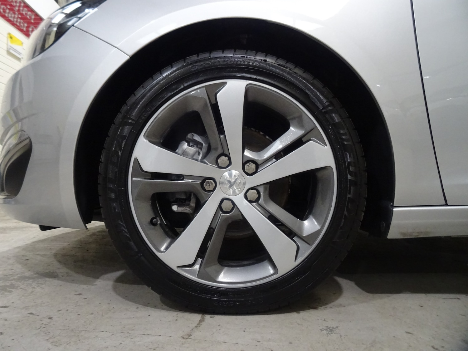 Used Peugeot 308 2015 for sale - 77249054: Photo 41