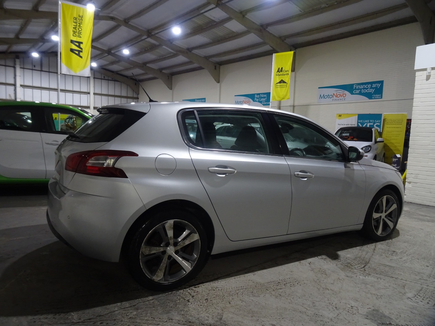 Used Peugeot 308 2015 for sale - 77249054: Photo 5