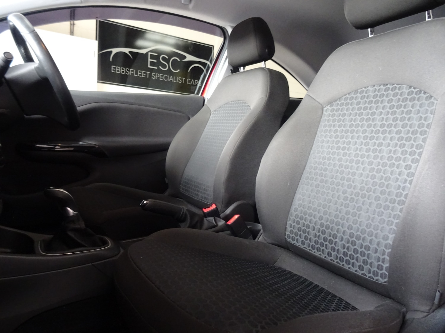 Used Vauxhall Corsa 2016 for sale - 76735663: Photo 2