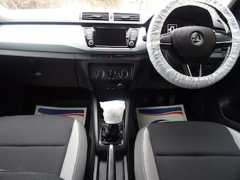 Used Skoda Fabia 2015 for sale - 77701289: Photo