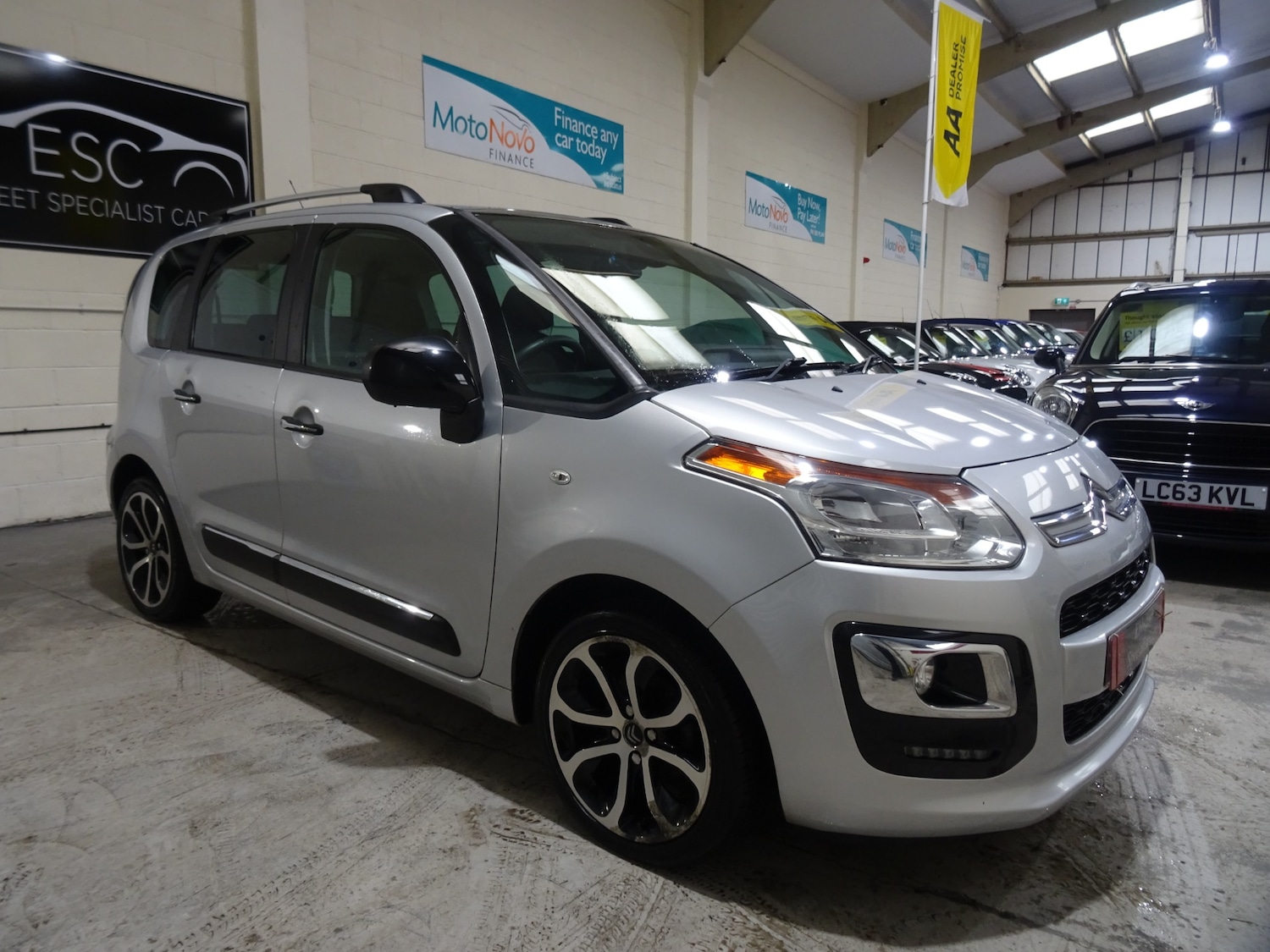 Used Citroen C3 Picasso 2017 for sale - 77298580: Photo 1