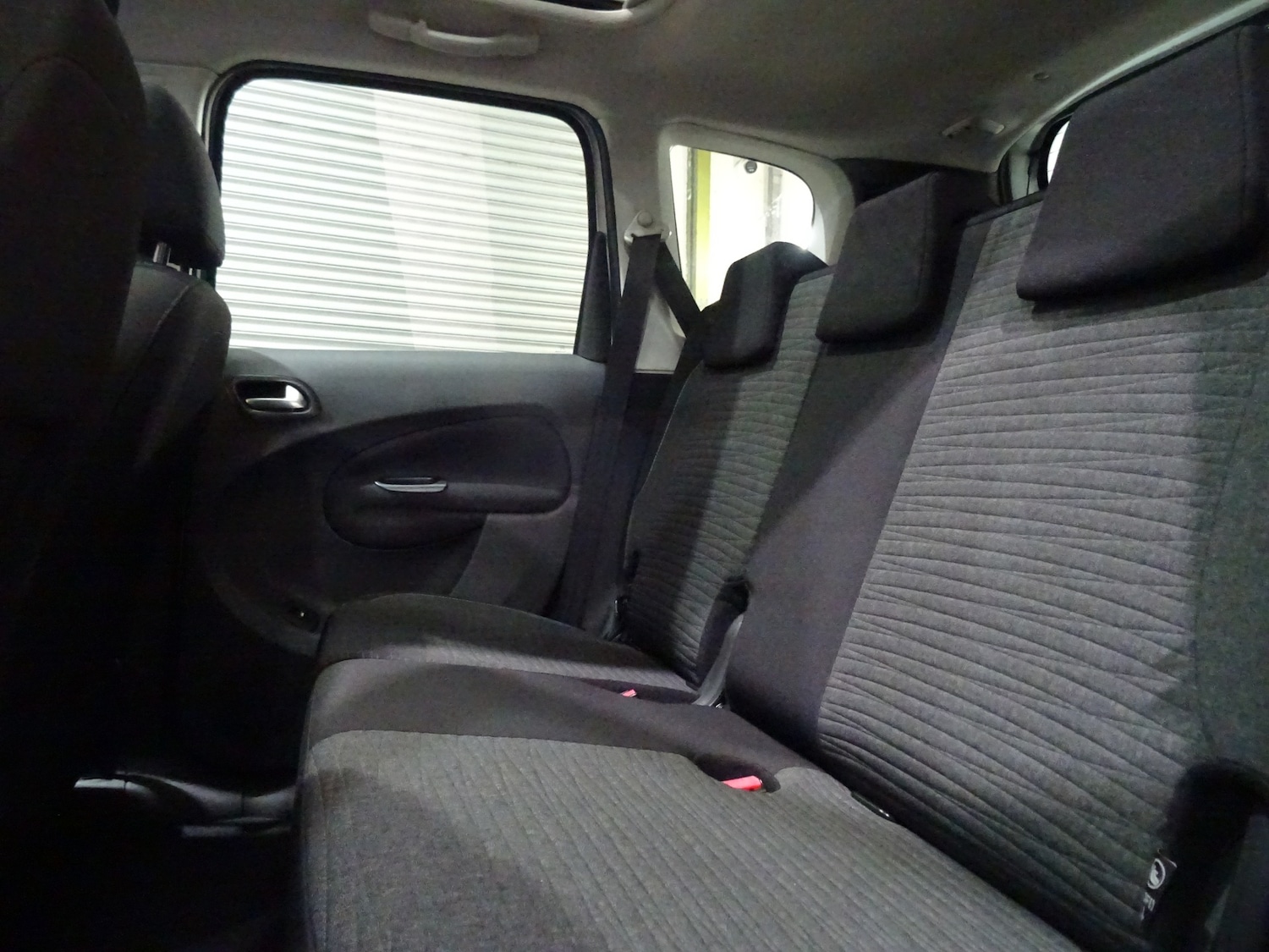 Used Citroen C3 Picasso 2017 for sale - 77298580: Photo 3