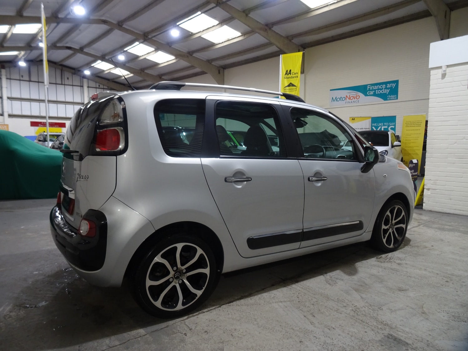 Used Citroen C3 Picasso 2017 for sale - 77298580: Photo 7