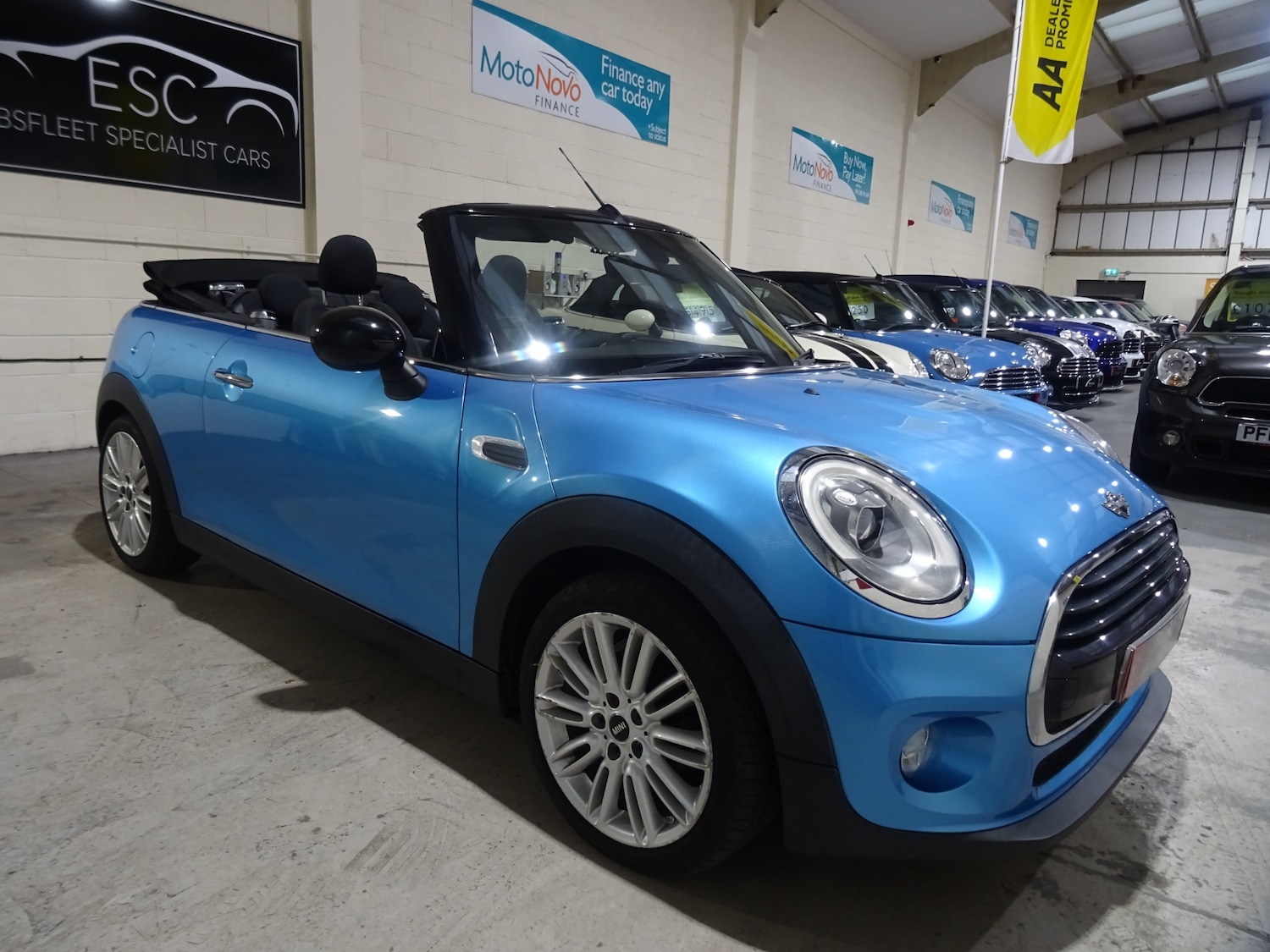 Used MINI Convertible 2018 for sale - 76565248: Photo 1