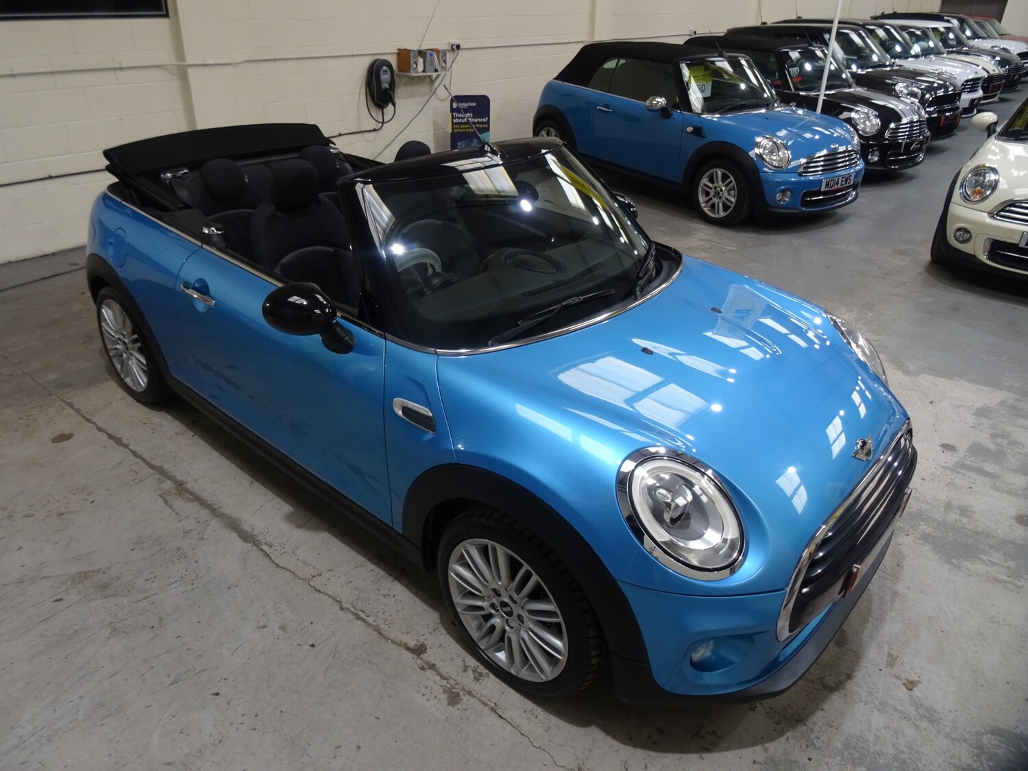 Used MINI Convertible 2018 for sale - 76565248: Photo 21