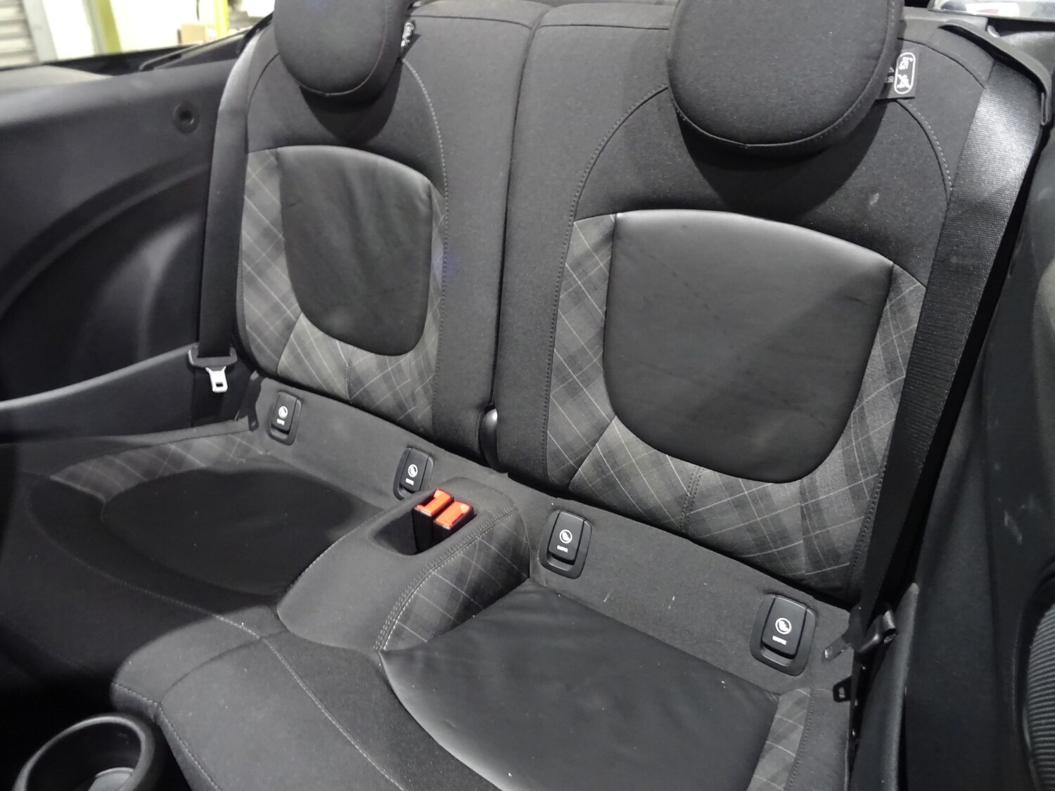 Used MINI Convertible 2018 for sale - 76565248: Photo 3