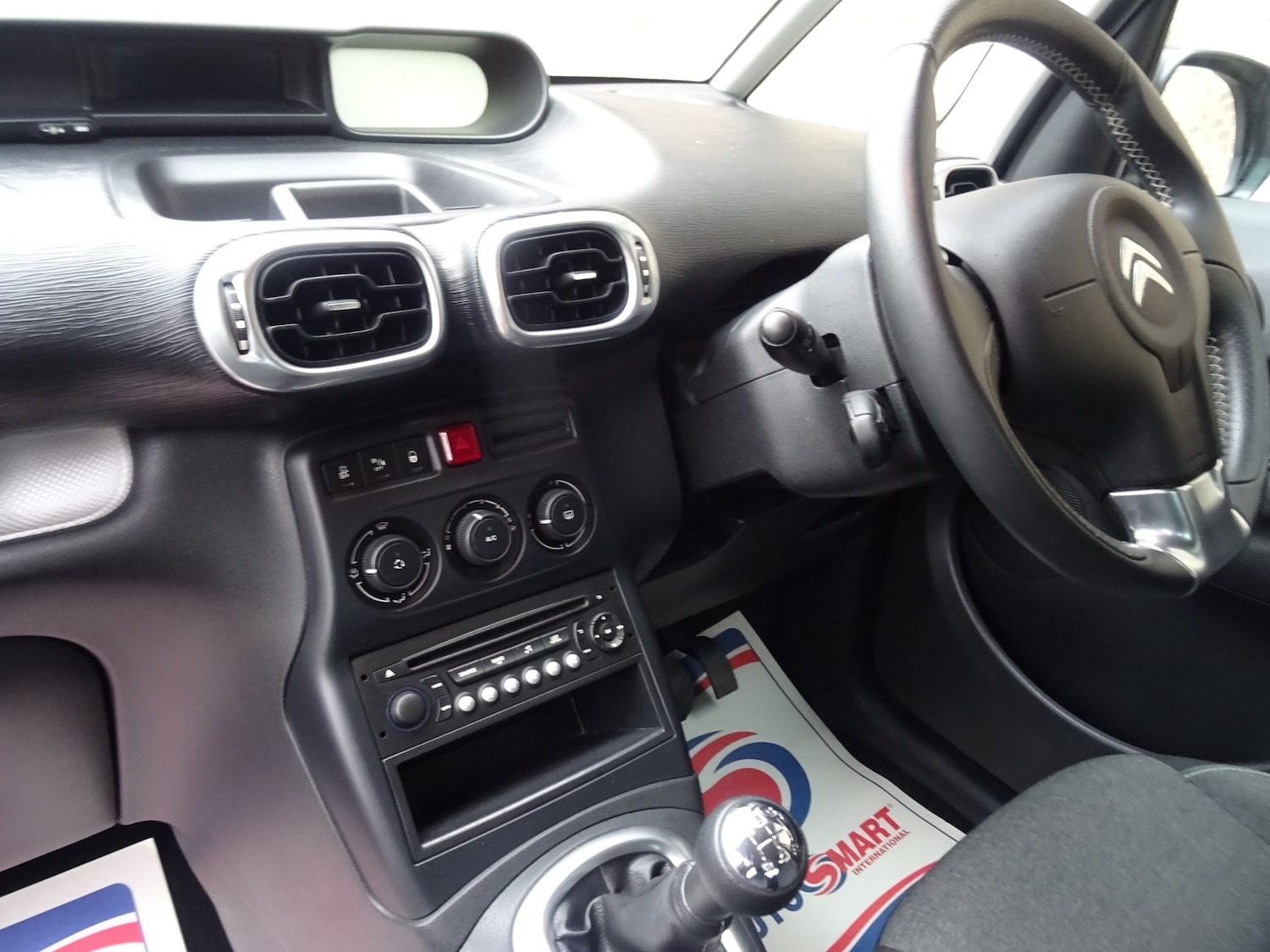 Used Citroen C3 Picasso 2017 for sale - 77225653: Photo 24