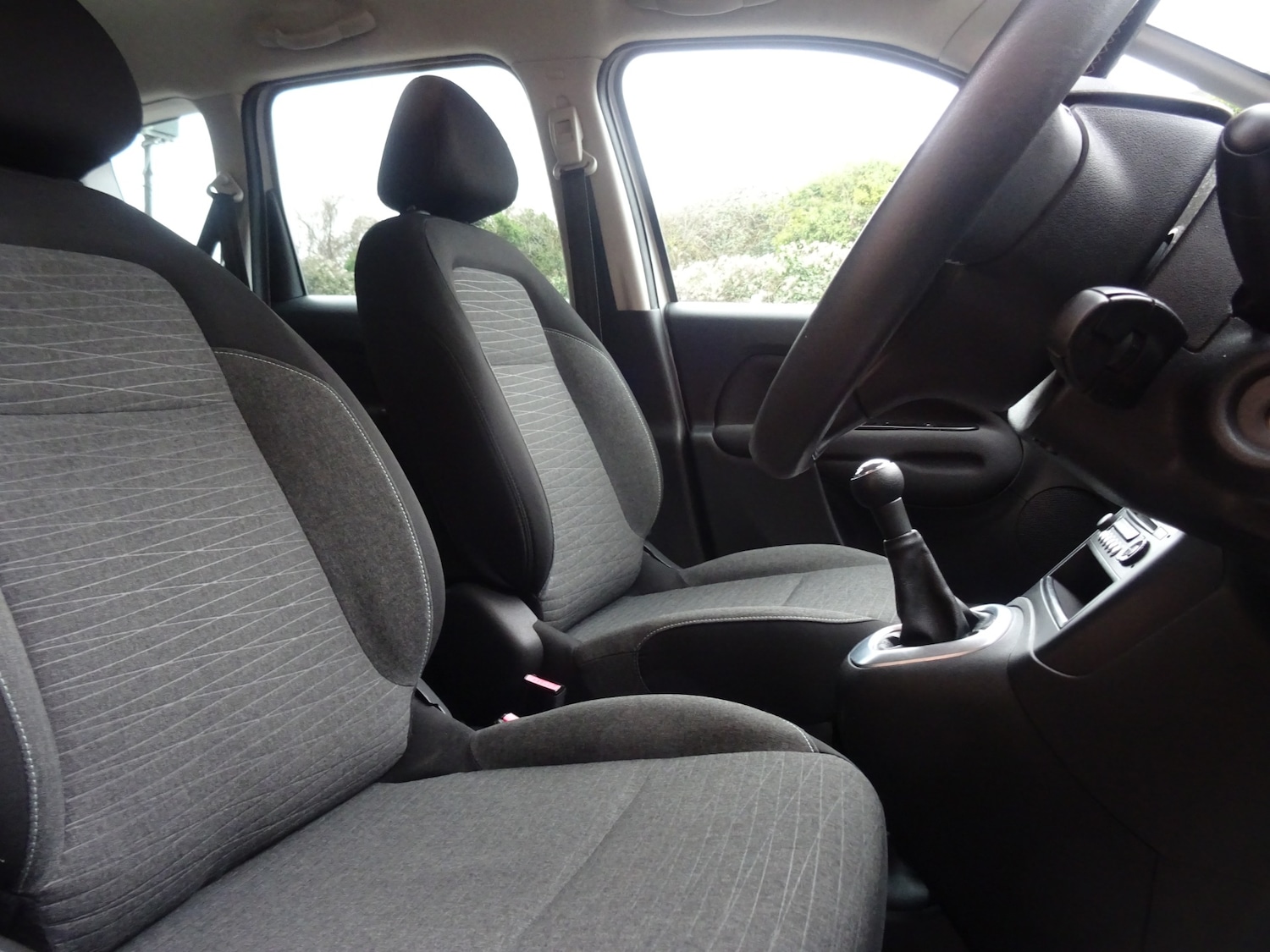 Used Citroen C3 Picasso 2017 for sale - 77225653: Photo 31