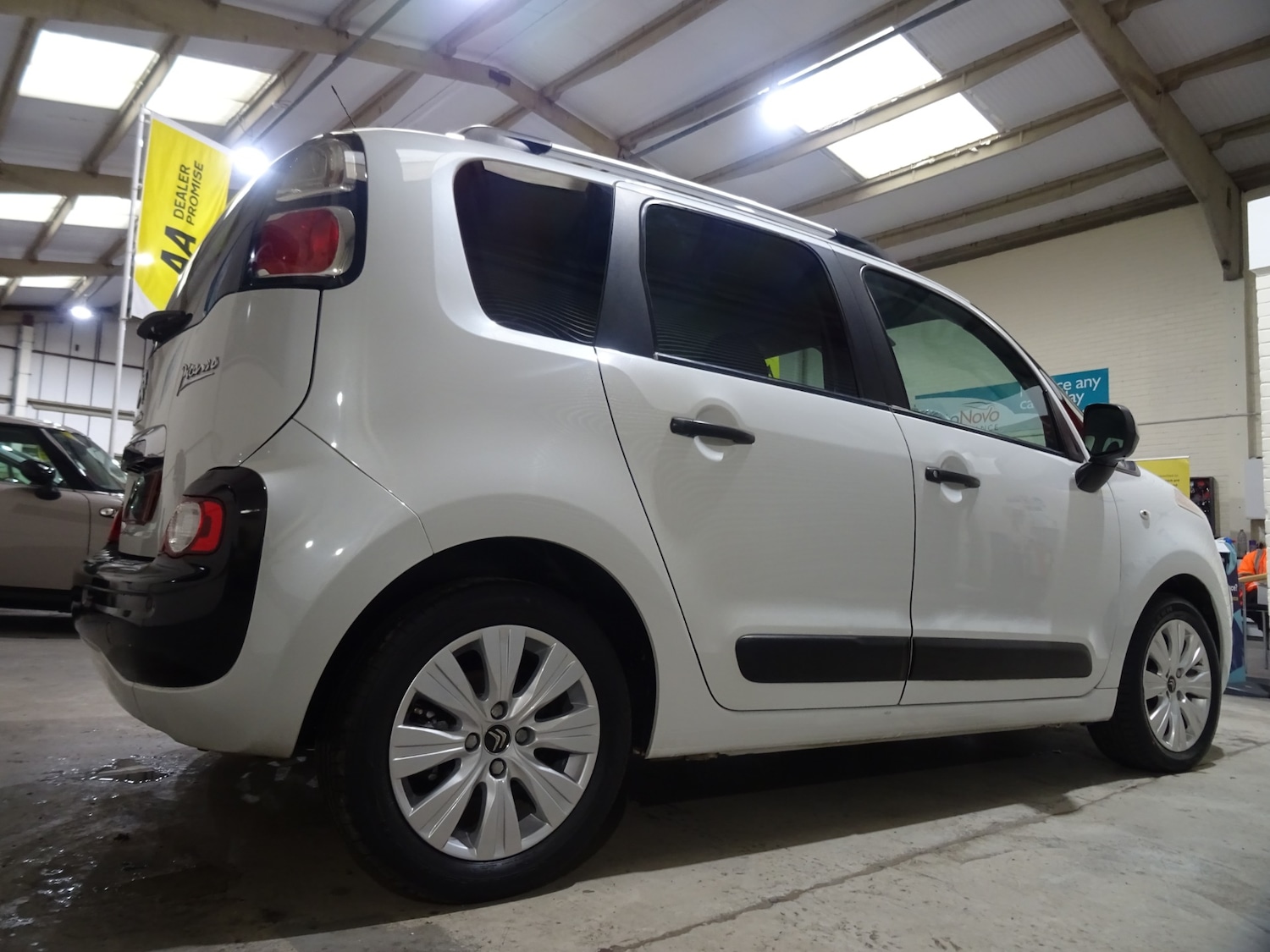 Used Citroen C3 Picasso 2017 for sale - 77225653: Photo 33