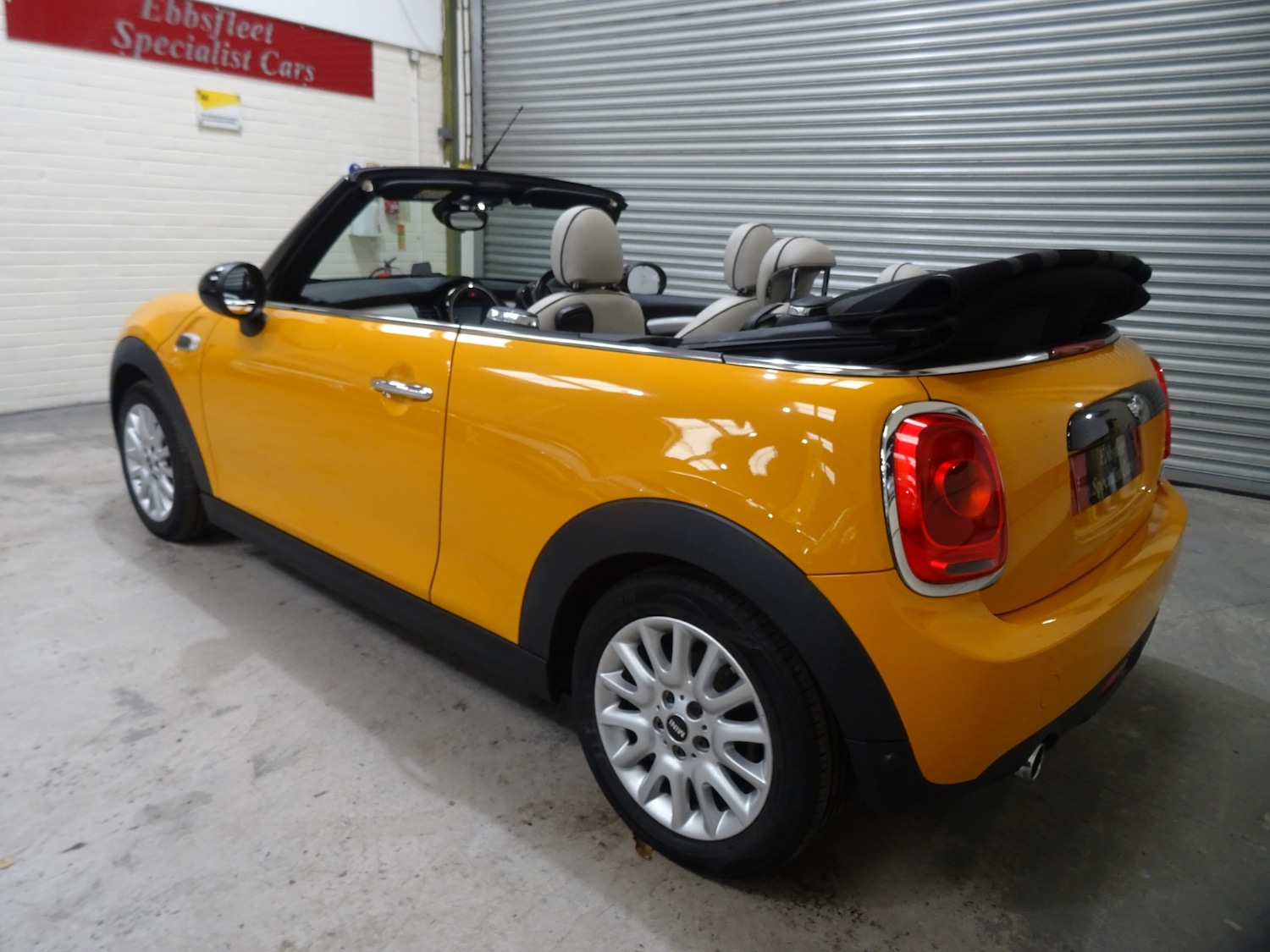 Used MINI Convertible 2016 for sale - 76182539: Photo 11