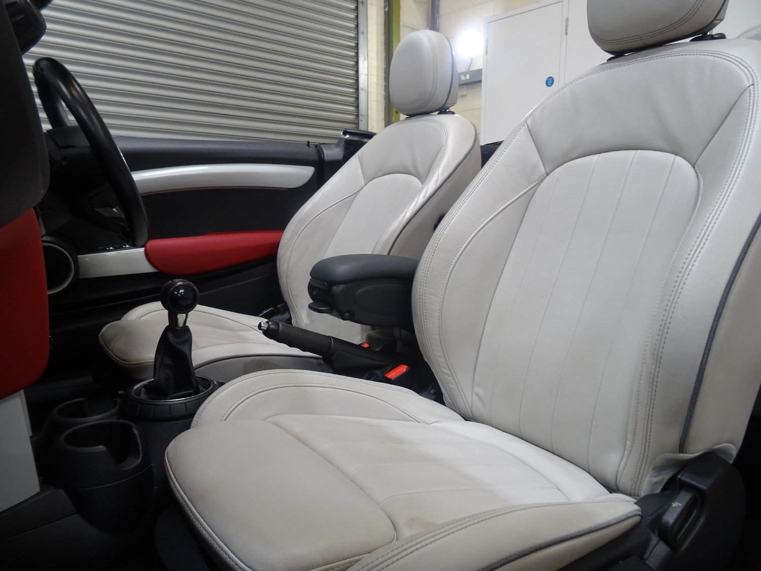 Used MINI Convertible 2016 for sale - 76182539: Photo 3