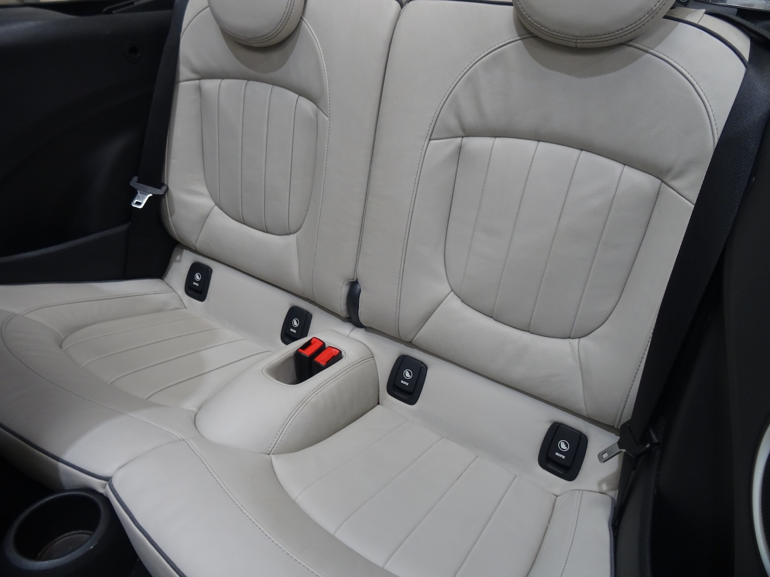 Used MINI Convertible 2016 for sale - 76182539: Photo 4