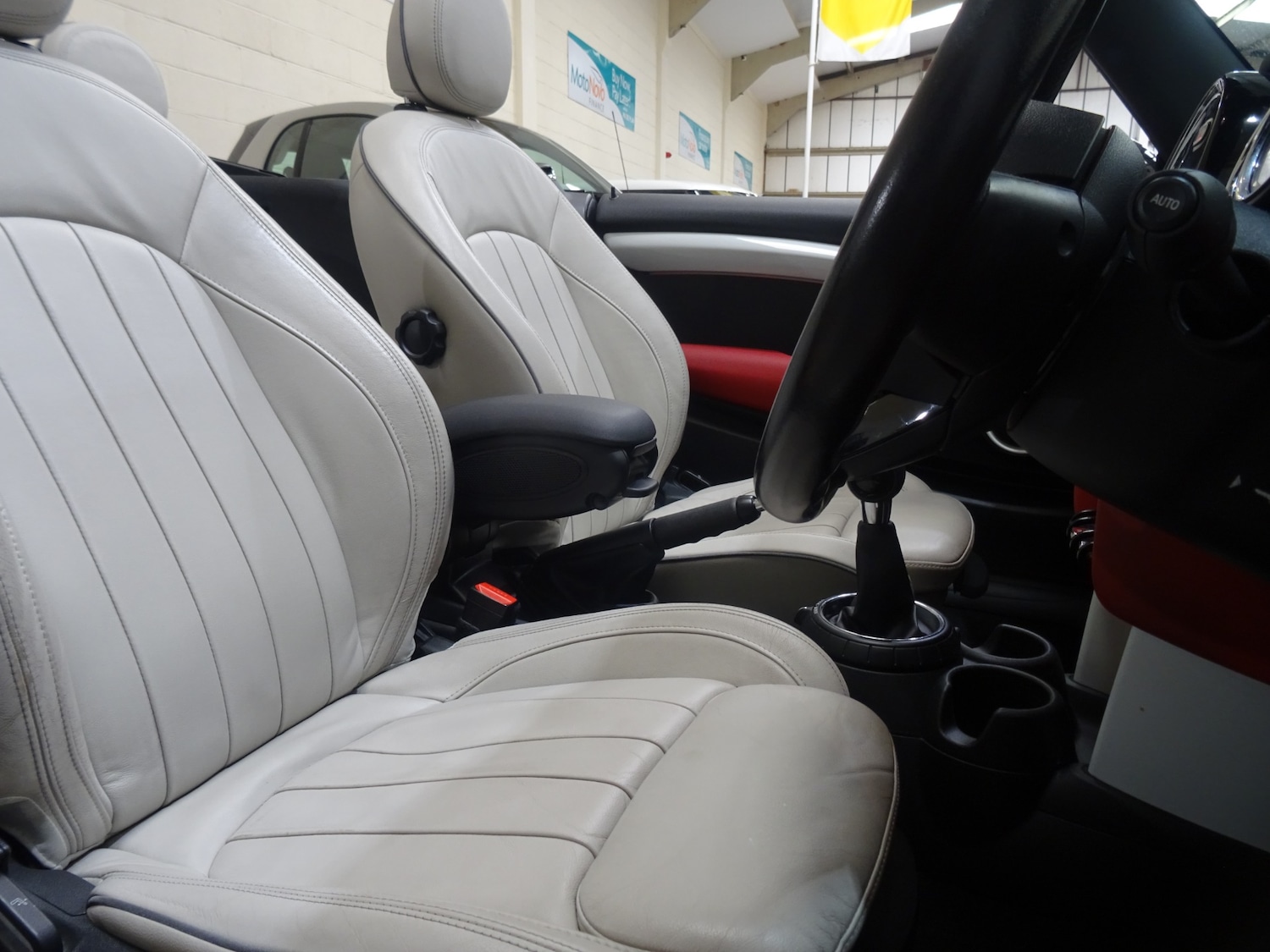 Used MINI Convertible 2016 for sale - 76182539: Photo 7