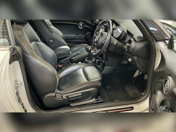 Used MINI Convertible 2019 for sale - 78657006: Photo