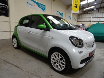 2018 (18) - 60kW Electric Drive Prime Premium 17kWh 5dr Automatic **ONLY 10000 MILES**