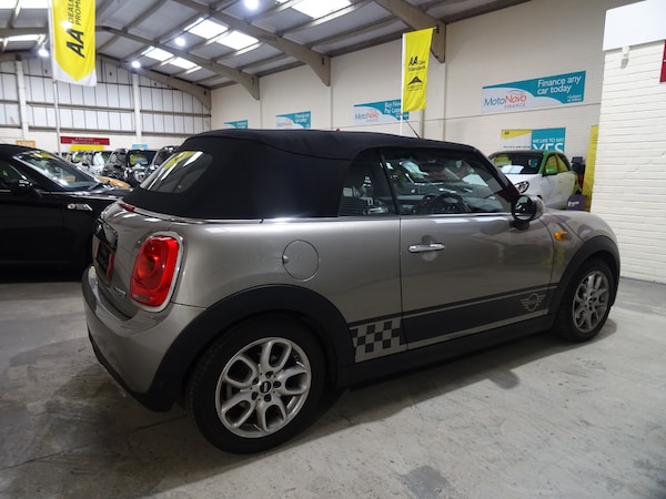 Used MINI Convertible 2017 for sale - 76332400: Photo 14