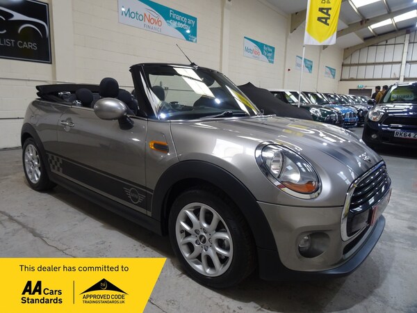 Used MINI Convertible 2017 for sale - 76332400: Photo 1