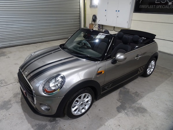 Used MINI Convertible 2017 for sale - 76332400: Photo 30