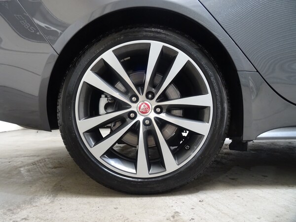 Used Jaguar XE 2018 for sale - 75535746: Photo 19