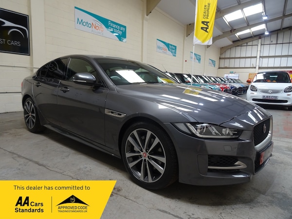 Used Jaguar XE 2018 for sale - 75535746: Photo 1
