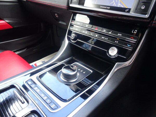 Used Jaguar XE 2018 for sale - 75535746: Photo 24