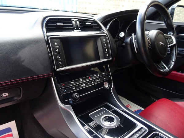 Used Jaguar XE 2018 for sale - 75535746: Photo 25