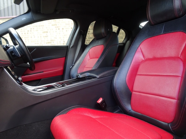 Used Jaguar XE 2018 for sale - 75535746: Photo 28
