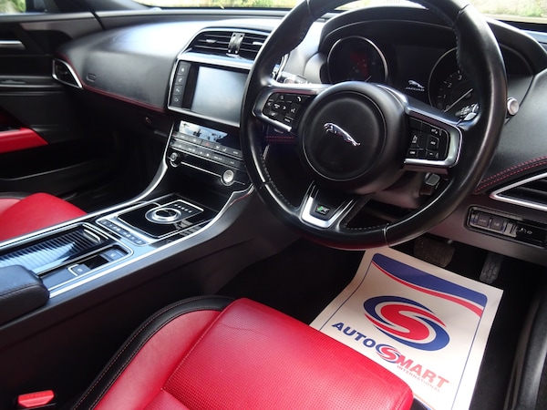 Used Jaguar XE 2018 for sale - 75535746: Photo 31