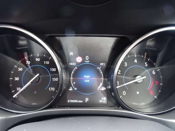 Used Jaguar XE 2018 for sale - 75535746: Photo 3