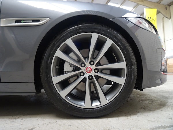 Used Jaguar XE 2018 for sale - 75535746: Photo 41