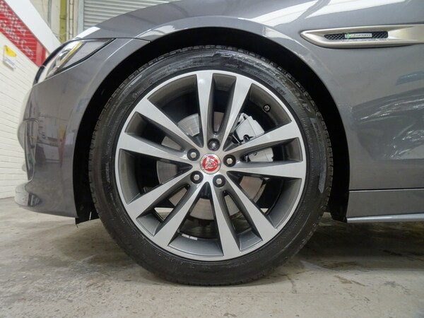 Used Jaguar XE 2018 for sale - 75535746: Photo 43