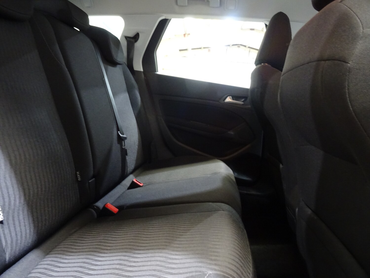 Used Peugeot 308 2015 for sale - 77819111: Photo 6