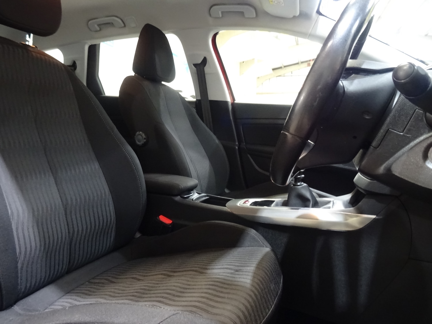 Used Peugeot 308 2015 for sale - 77819111: Photo 7