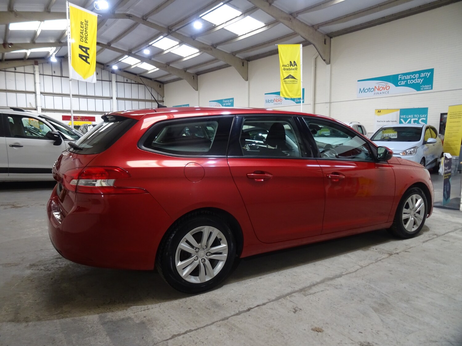 Used Peugeot 308 2015 for sale - 77819111: Photo 9