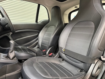 Used smart fortwo 2017 for sale - 79150362: Photo