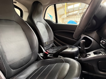 Used smart fortwo 2017 for sale - 79150362: Photo