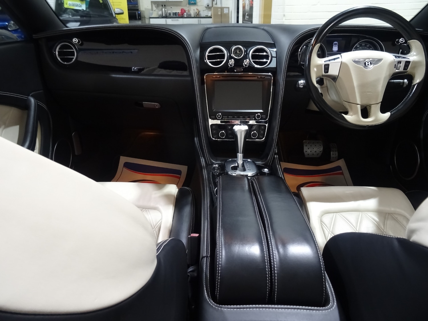Used Bentley Continental 2015 for sale - 76681627: Photo 2