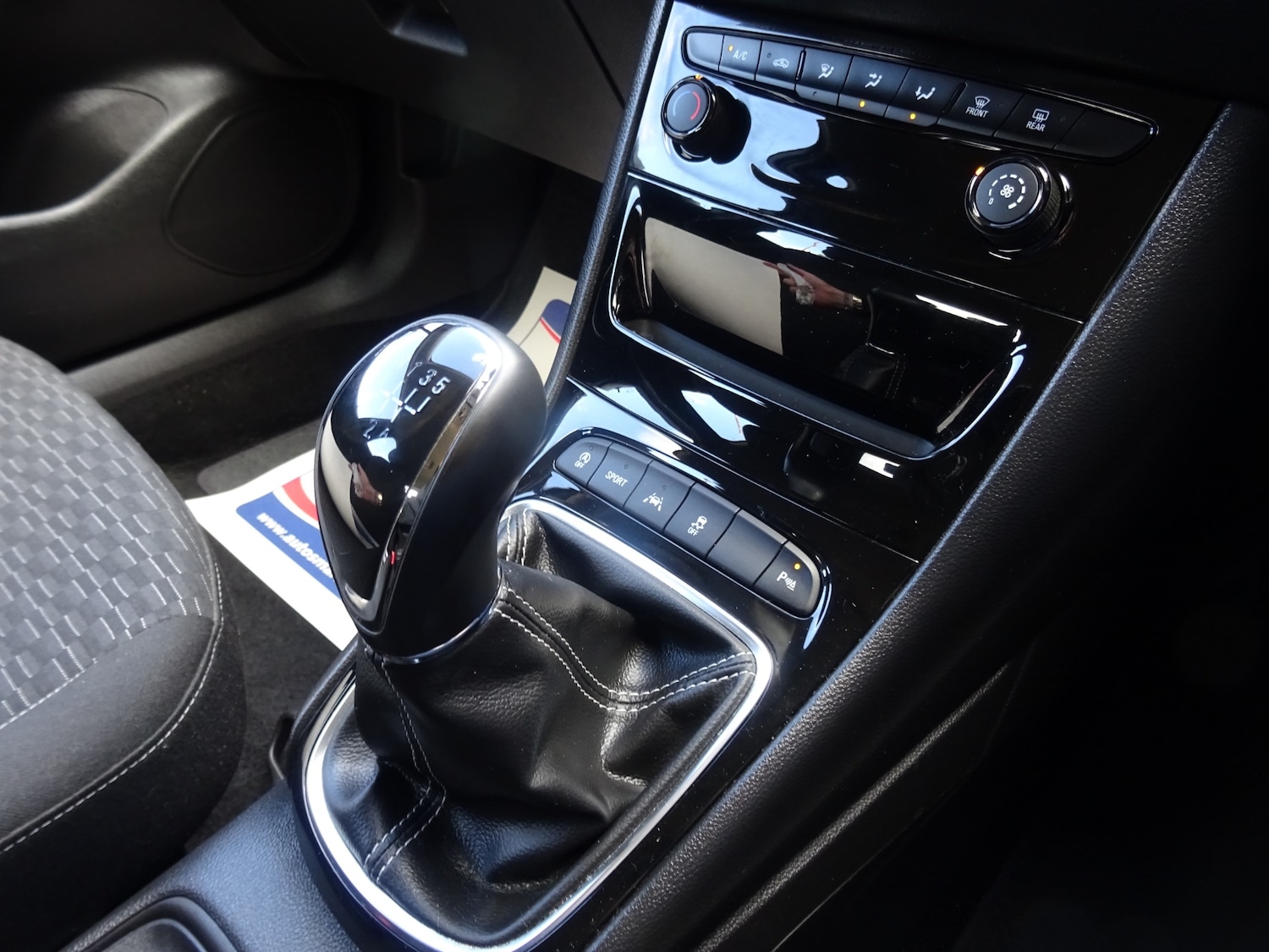 Used Vauxhall Astra 2017 for sale - 75945003: Photo 23